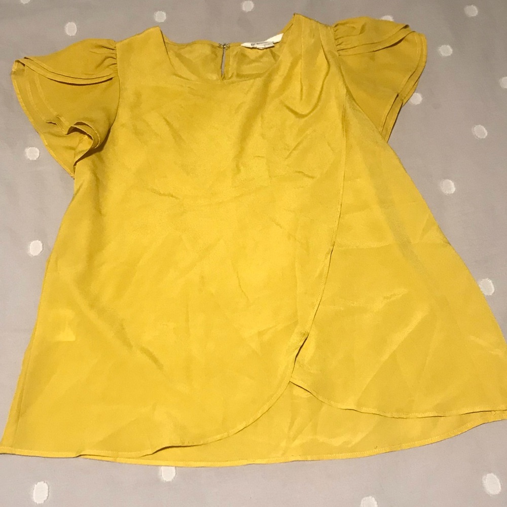 BCBG generation flutter sleeve top
